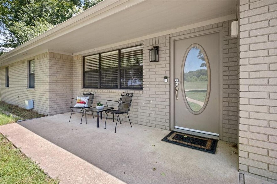 More Photos Of 1051 Peterson Dr, Decatur Specialty For Sale