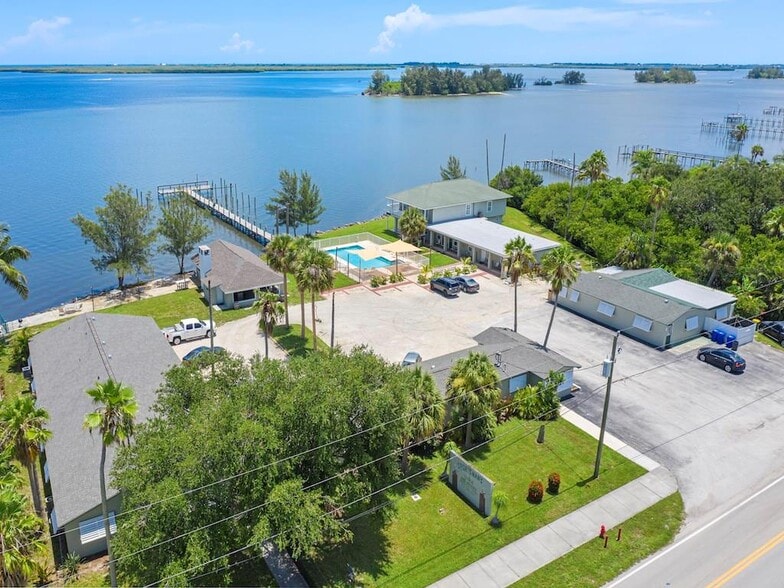 More Photos Of 412 Indian River Dr, Sebastian Hotel For Sale