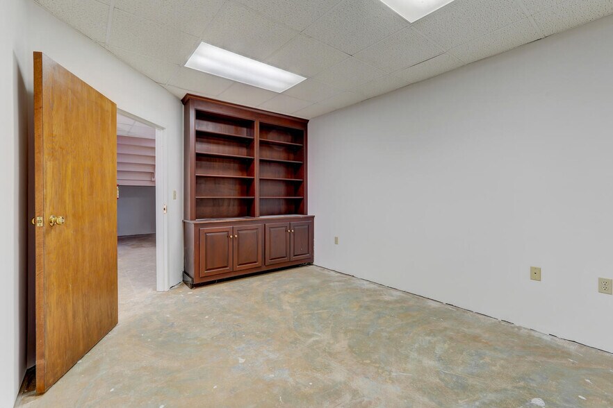 More Photos Of 601 W Harrison St, Reidsville Medical For Sale