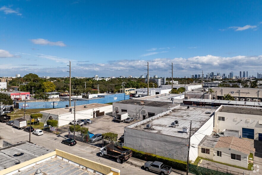 More Photos Of 2223 NW 26th Ave, Miami Warehouse For Lease