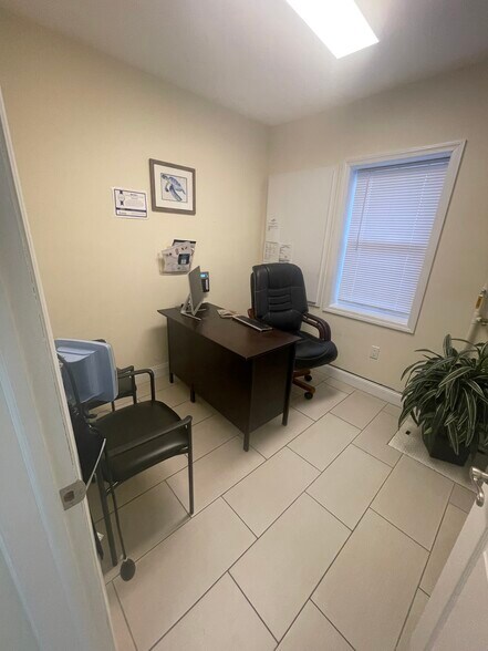 More Photos Of 20619 Hillside Ave, Queens Village General Retail For Lease