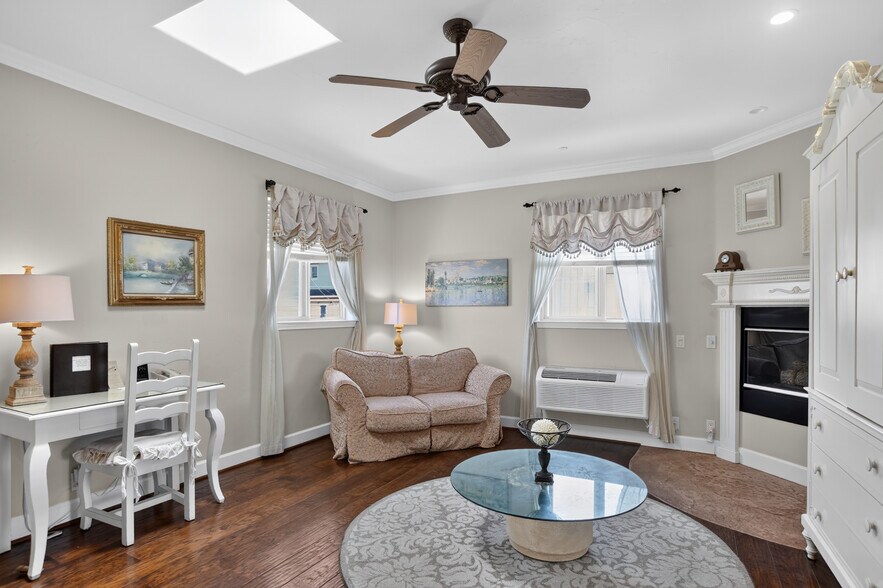More Photos Of 95 S Ocean Ave, Cayucos Hospitality For Sale