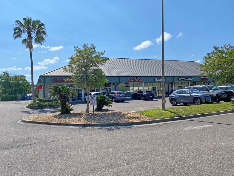 More Photos Of 3503 Kernan Blvd S, Jacksonville Unknown For Lease