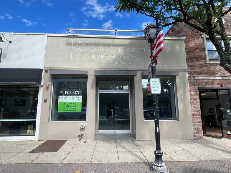 Primary Photo Of 346-348 Broad Ave, Leonia Restaurant For Lease