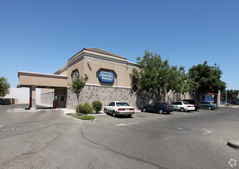 More Photos Of 707 W Lacey Blvd, Hanford Drugstore For Lease