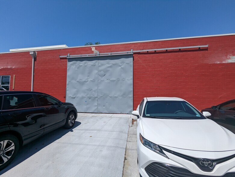 More Photos Of 220-226 W 25th St, Norfolk Warehouse For Lease