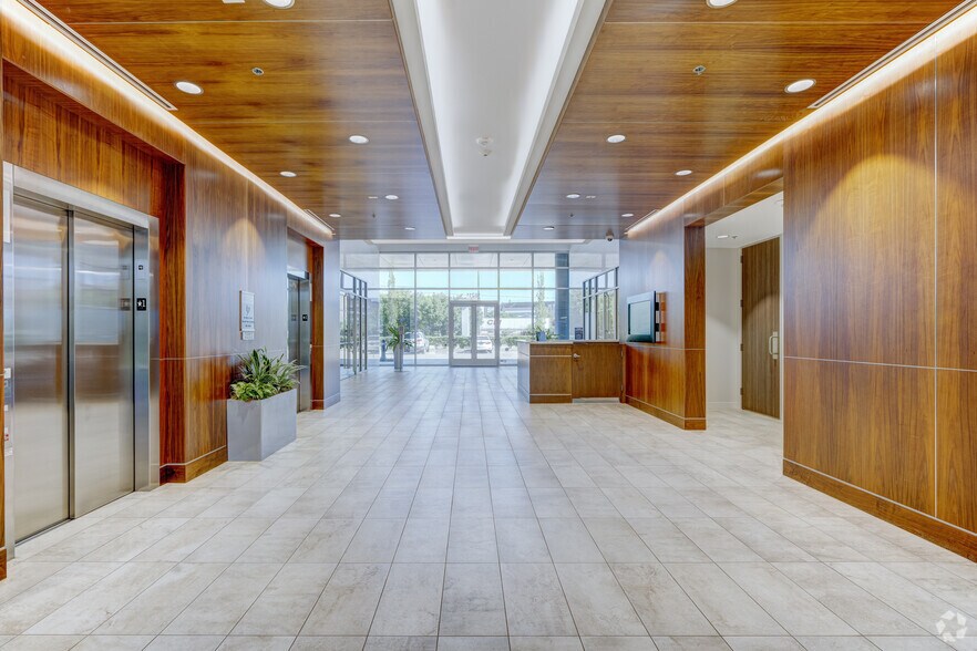 More Photos Of 18211 Katy Fwy, Houston Office For Lease
