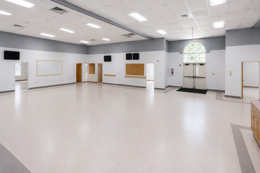 More Photos Of 50 Donnie Ave NW, Concord Specialty For Lease
