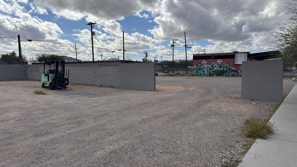 More Photos Of 131 W Grant Rd, Tucson Freestanding For Sale