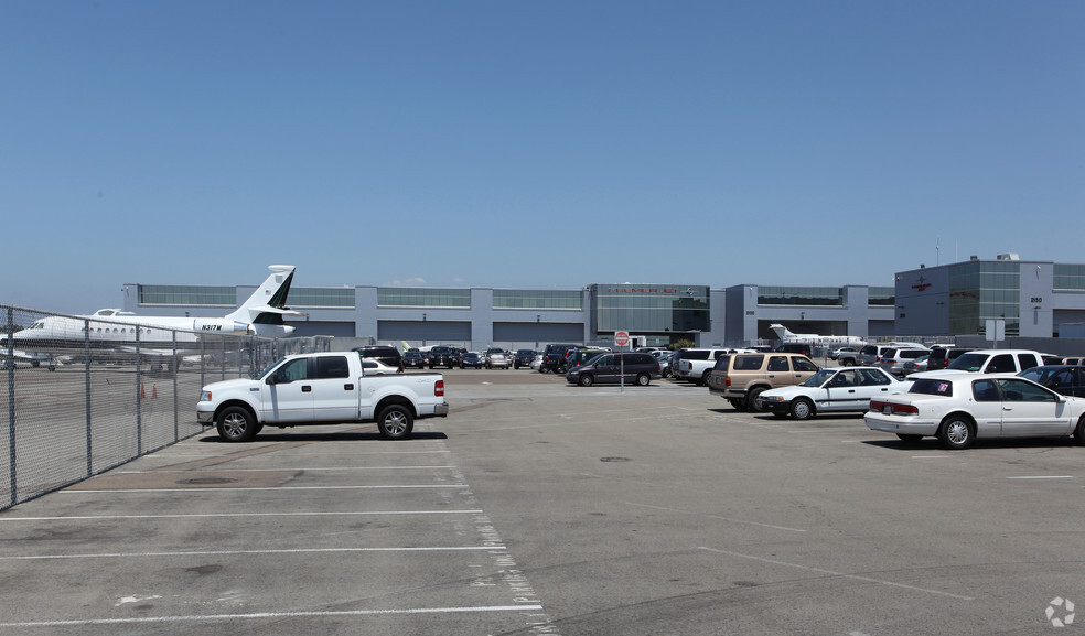 Primary Photo Of 2100 Palomar Airport Rd, Carlsbad Airplane Hangar For Sale