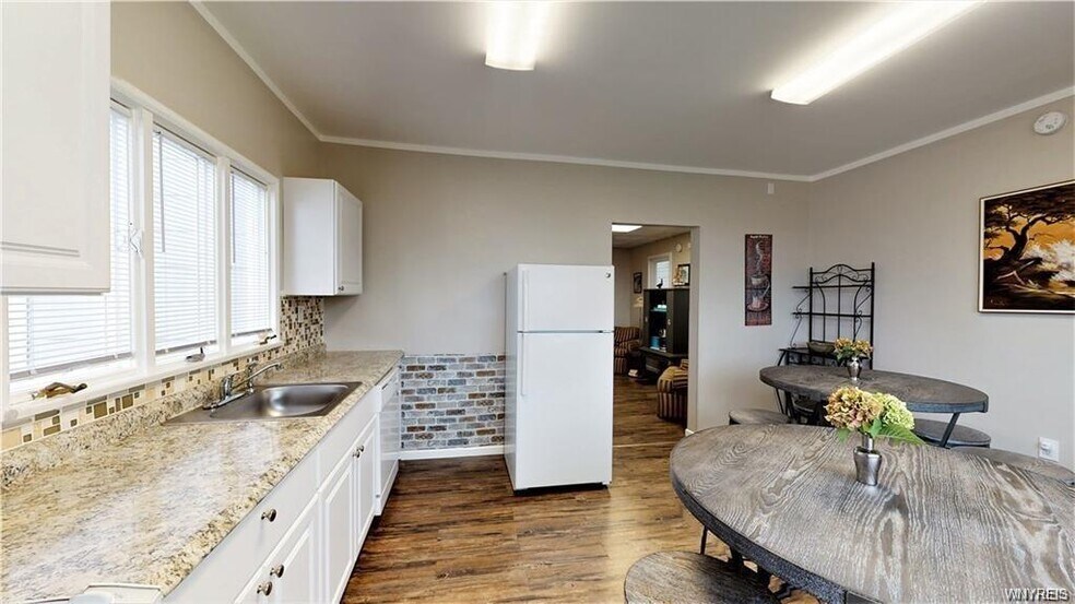 More Photos Of , Niagara Falls Unknown For Sale