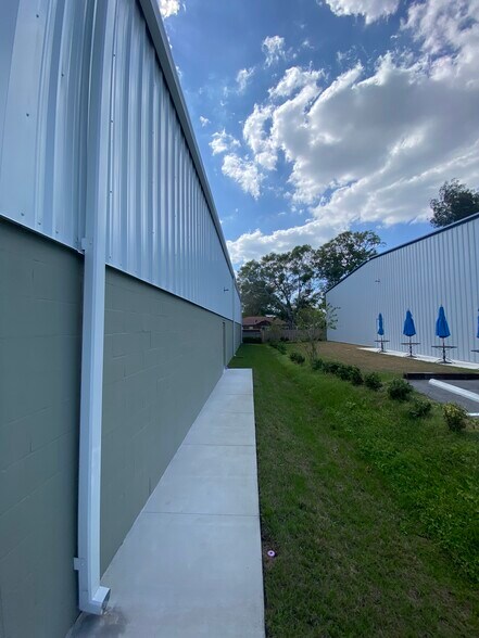 More Photos Of 8950 66th Ct N, Pinellas Park Warehouse For Lease