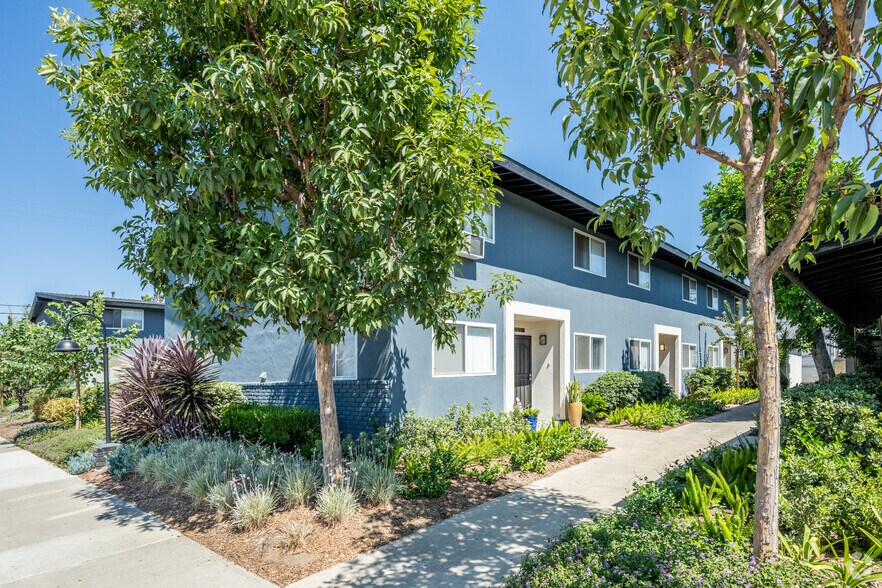 Primary Photo Of 205 S McCoy Rd, Orange Apartments For Sale