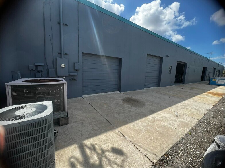More Photos Of 10300 Us Highway 19 N, Pinellas Park Manufacturing For Sale