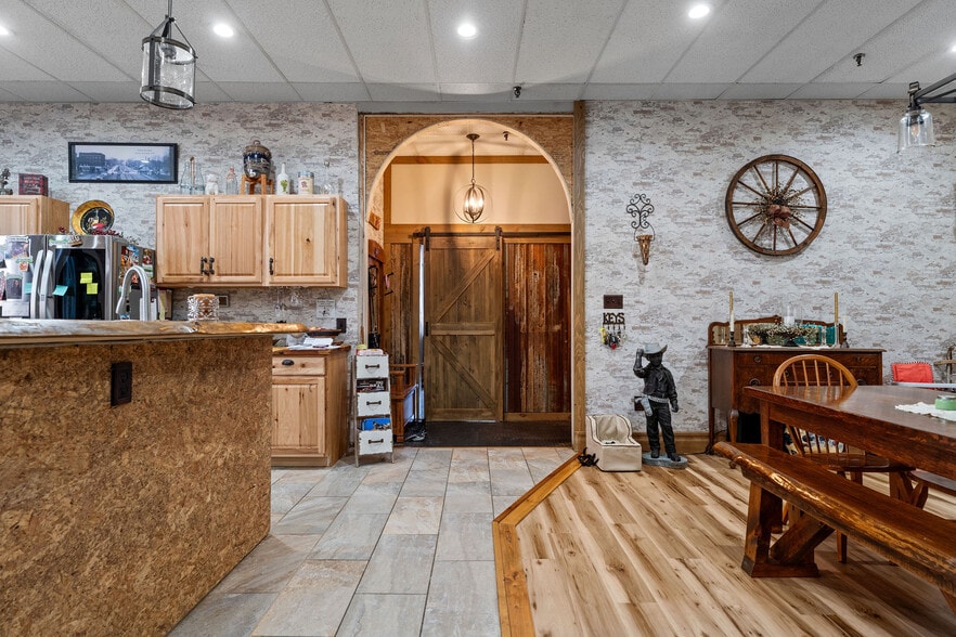 More Photos Of 109-111 Green St, Herkimer Office For Sale