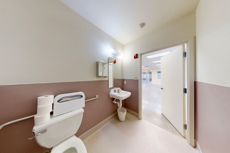 More Photos Of 1770 Barnes Blvd SW, Tumwater Office For Sale