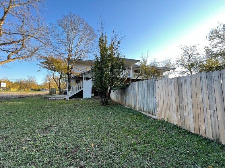 More Photos Of 613 Central Texas Expy, Lampasas Multifamily For Sale