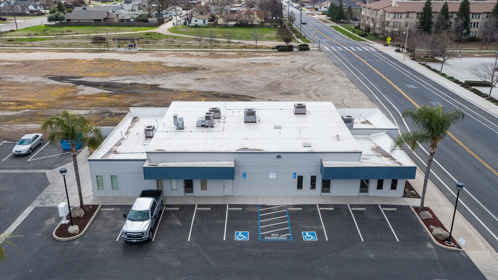 More Photos Of 441 N M St, Tulare Office For Lease