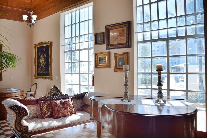 More Photos Of 600 Ocean Dr, Miami Beach Hotel For Sale