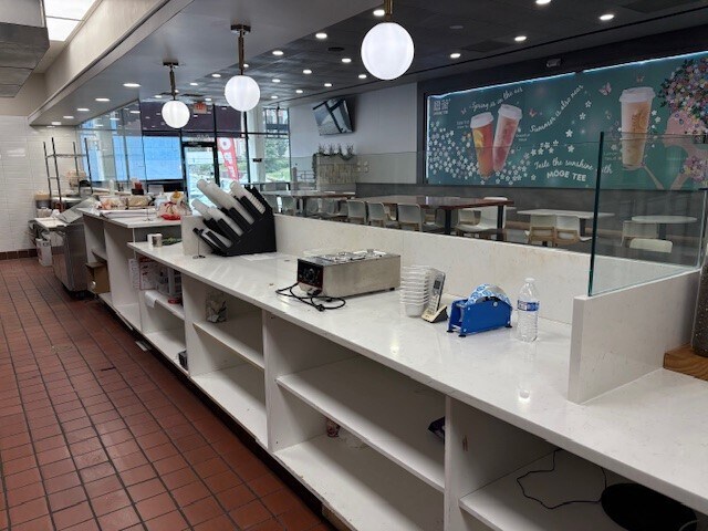More Photos Of 948 Walker Ave, Greensboro Freestanding For Lease