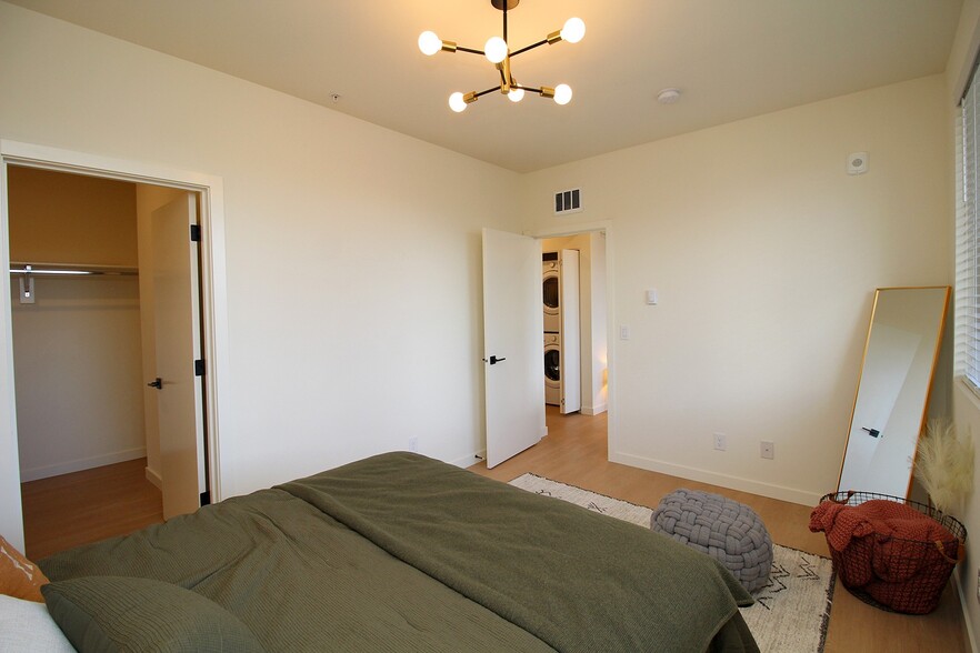 More Photos Of 7530 N Richmond Ave, Portland Apartments For Sale