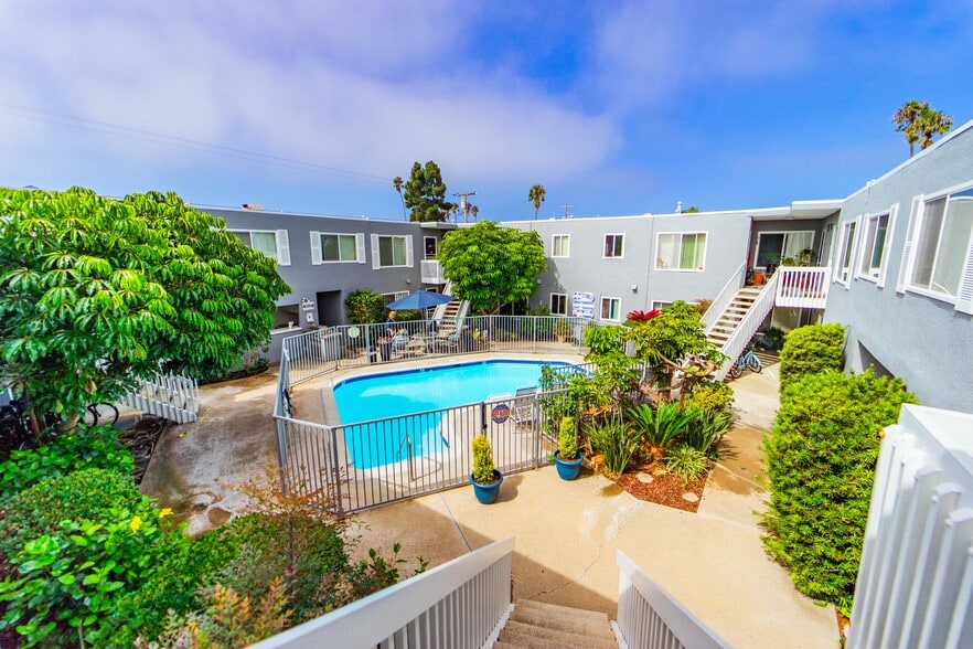 More Photos Of 4935 Niagara Ave, San Diego Apartments For Sale