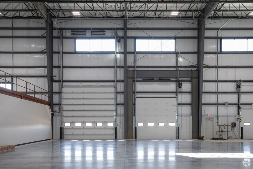 More Photos Of 203 Stonemont Dr, Bristol Warehouse For Lease