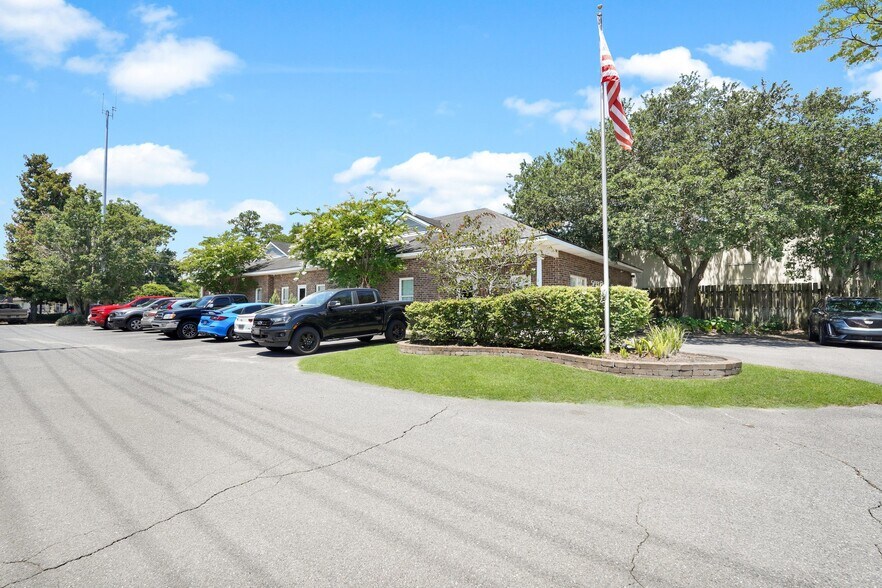 More Photos Of 2141 Rowland Ave, Savannah Office For Sale