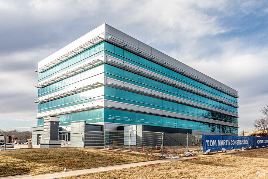 More Photos Of 9800 Metcalf Ave, Overland Park Office For Lease