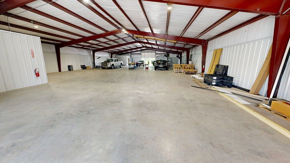 More Photos Of 2087 Long St, Springdale Warehouse For Lease