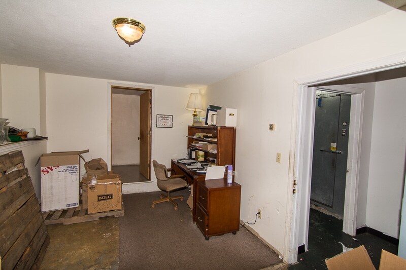 More Photos Of 156 Route 66 E, Columbia Restaurant For Sale