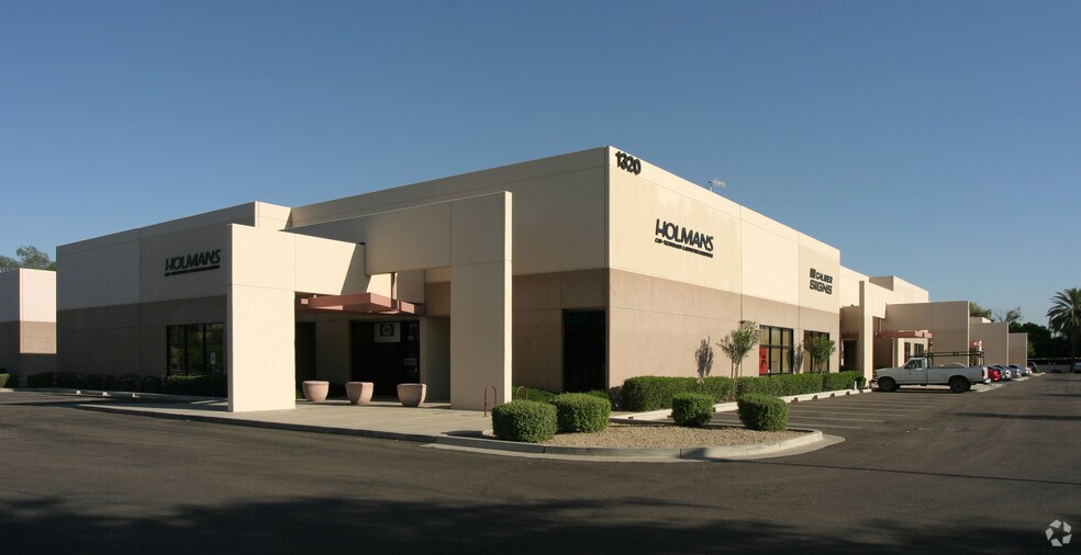 More Photos Of 1320 S Priest Dr, Tempe Warehouse For Lease