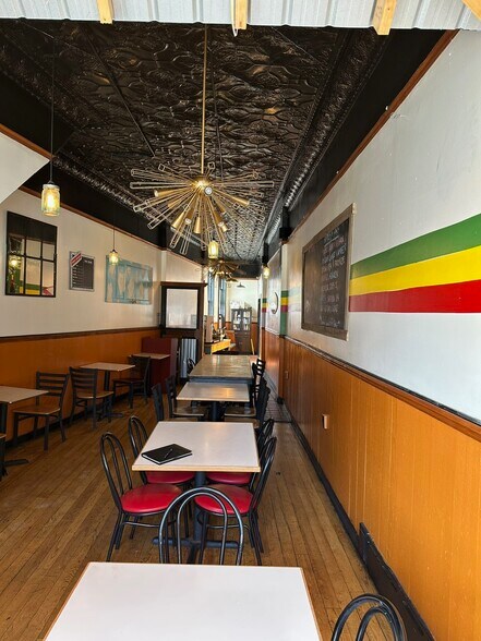 More Photos Of 162-164 Glen St, Glens Falls Storefront Retail Residential For Lease
