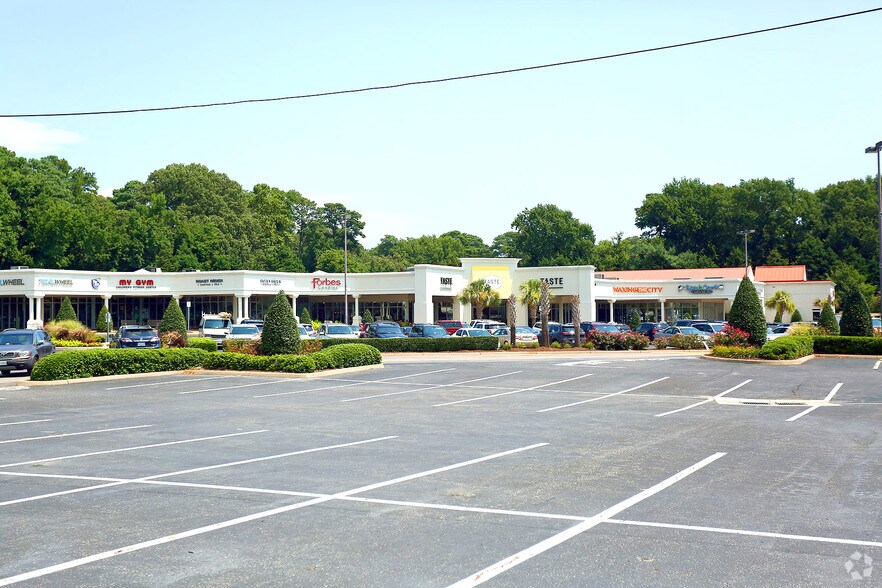 More Photos Of 1554-1560 Laskin Rd, Virginia Beach General Retail For Lease