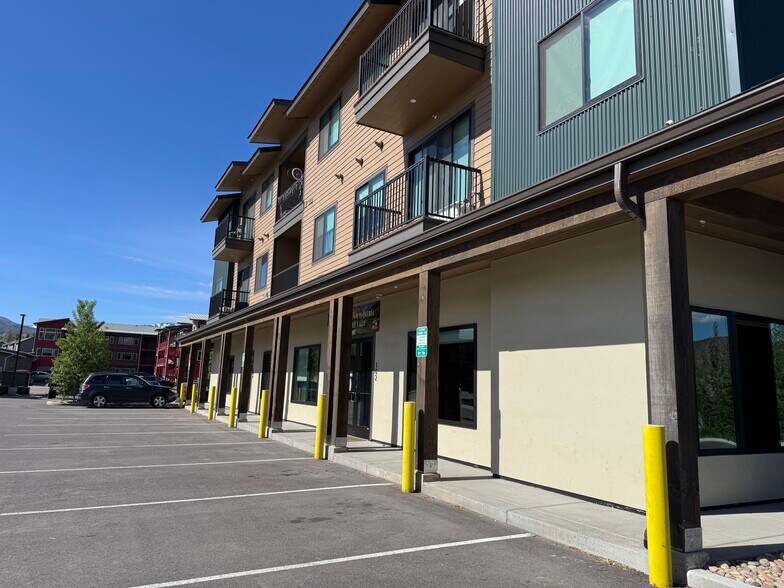 More Photos Of 700 Red Table dr, Gypsum Apartments For Sale