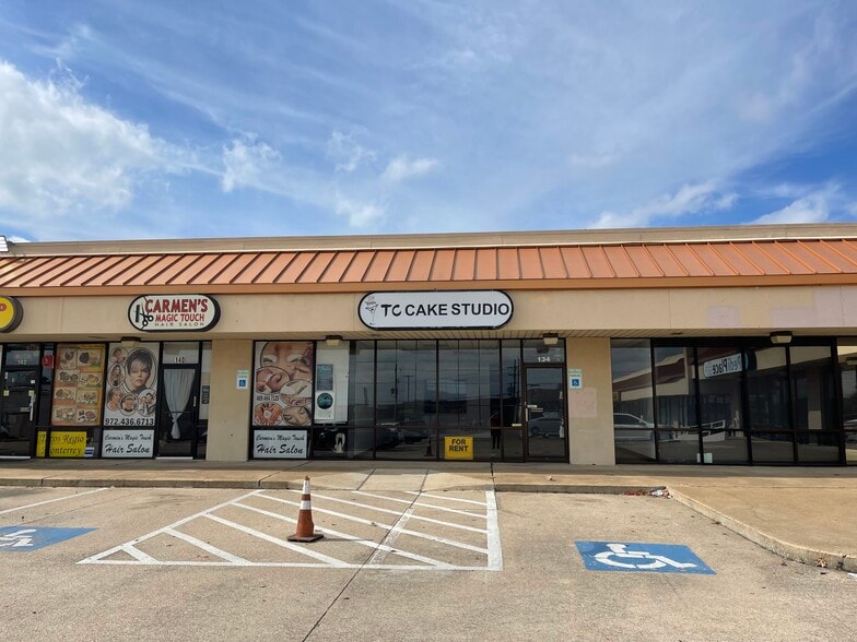More Photos Of 502 S Old Orchard Ln, Lewisville Unknown For Lease