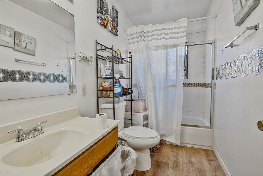 More Photos Of 1927 82nd Ave, Oakland Apartments For Sale