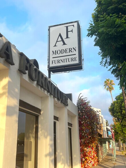 More Photos Of 13830 Ventura Blvd, Sherman Oaks Storefront For Lease