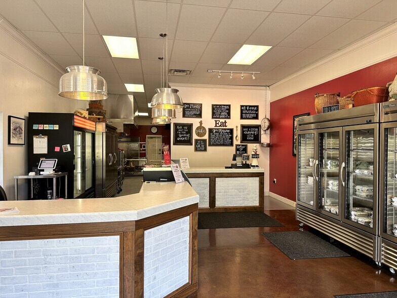 More Photos Of 1973 Hog Mountain Rd, Watkinsville General Retail For Sale