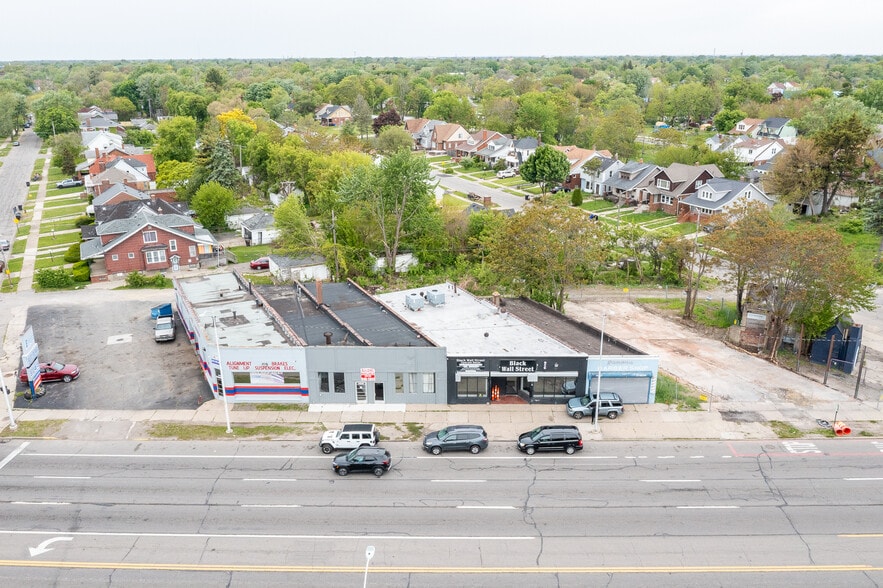 More Photos Of 14049-14051 Gratiot Ave, Detroit Storefront Retail Office For Sale