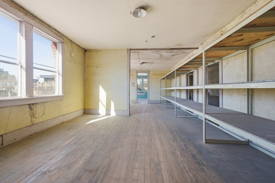 More Photos Of 200 E Main St, Oklahoma City Manufacturing For Sale