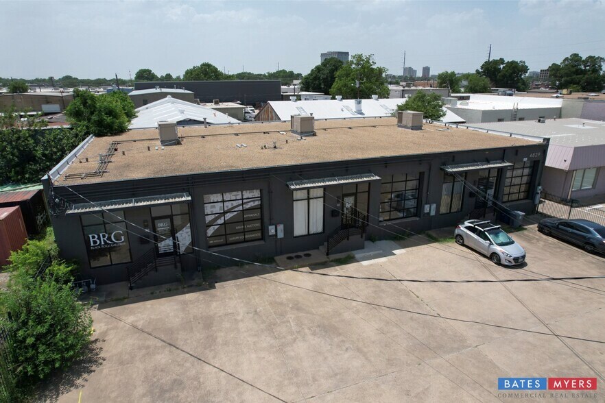 More Photos Of 4829 Gretna St, Dallas Industrial For Lease