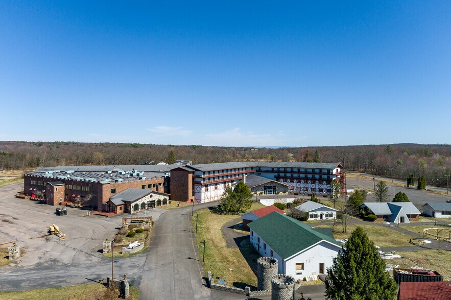 More Photos Of 4858 Route 32, Catskill Hotel For Lease