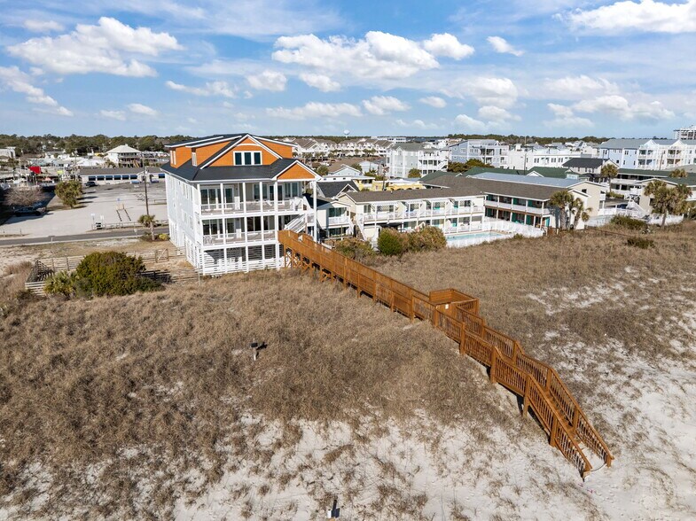 More Photos Of 312 Carolina Beach Ave N, Carolina Beach Office For Sale