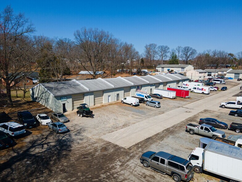 More Photos Of 14401 Pine Ln, Woodbridge Warehouse For Sale