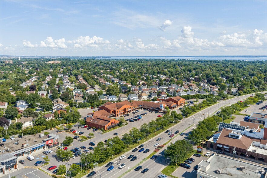 More Photos Of 2899 Boulevard St-Charles, Kirkland Unknown For Lease