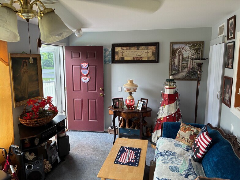 More Photos Of 88 Southern Dr, Rochester Industrial For Sale