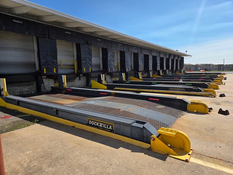 More Photos Of 3510 Washington Blvd, Baltimore Truck Terminal For Sale