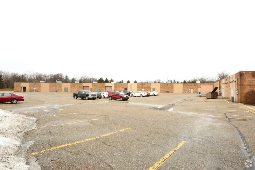 More Photos Of 111 W Edgewood Blvd, Lansing Office For Lease