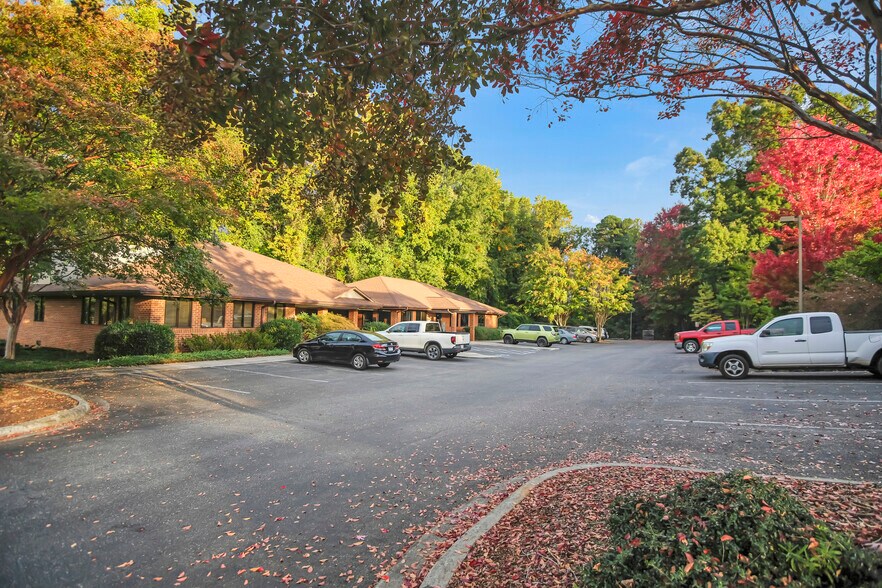 More Photos Of 510 W King St, Kings Mountain Medical For Lease